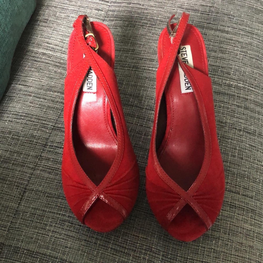 Steve Madden red suede platform heels - Picture 3 of 9